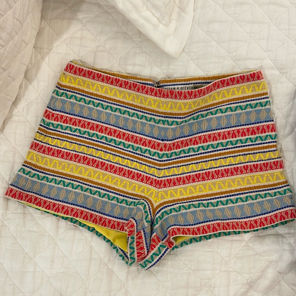 Alice + Olivia Tribal Print Shorts Size 6